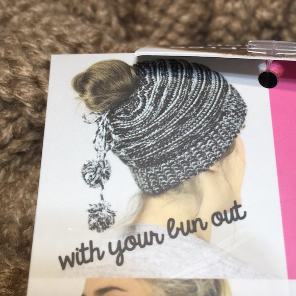 Tan winter hat D&Y ponyflo or snood NEW - Picture 8 of 13